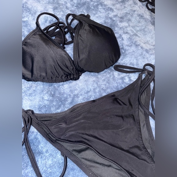 NWOT Women's SEXY Black Swimwear Set - Picture 2 of 4